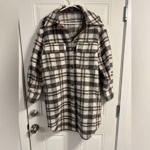 Women’s plaid shacket.